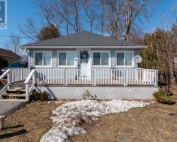 Cottage for Sale on Lake Simcoe