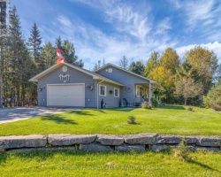 Cottage for Sale on Head Lake