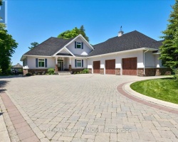 Cottage for Sale on Lake Simcoe