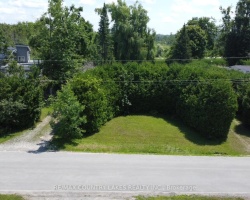 Property for Sale on 11 MACPHERSON CRESCENT, 