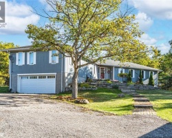 Property for Sale on 1564 HONEY HARBOUR ROAD, 