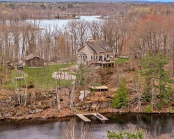 Cottage for Sale on Gloucester Pool