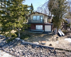 Cottage for Sale on Lake Simcoe