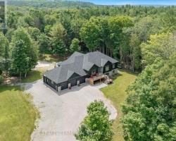Cottage for Sale on Coldwater Lake