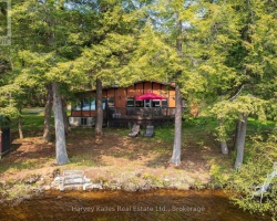 Cottage for Sale on Oxbow Lake
