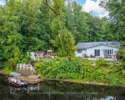 Cottage for Sale on Black Lake