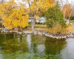 Cottage for Sale on Lake Simcoe