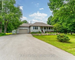 Cottage for Sale on Head Lake