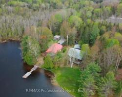 Cottage for Sale on Gooderham Lake
