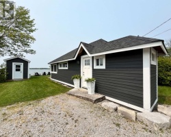 Cottage for Sale on Lake Simcoe