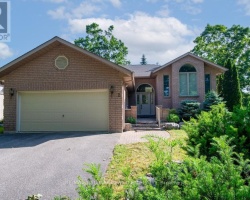 Property for Sale on 2 HUNTINGWOOD CRESCENT, 