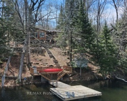 Cottage for Sale on Long Lake