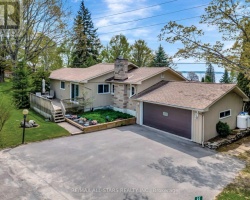 Cottage for Sale on Sturgeon Lake