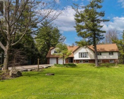 Cottage for Sale on Sparrow Lake
