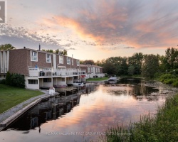 Cottage for Sale on Lake Simcoe