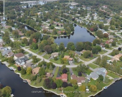 Cottage for Sale on Lake Simcoe
