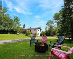 Cottage for Sale on Sturgeon Lake