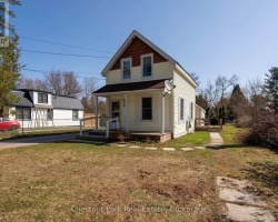 Property for Sale on 5 Spadina Avenue, Bracebridge (Monck (Bracebridge))