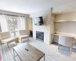 Cottage for Sale on Peninsula Lake