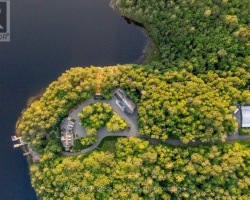 Cottage for Sale on Klaxon Lake