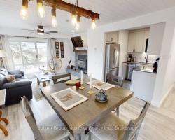 Cottage for Sale on Peninsula Lake