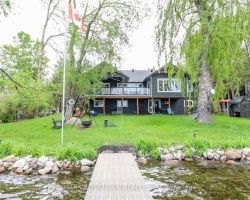 Cottage for Sale on Lake Simcoe
