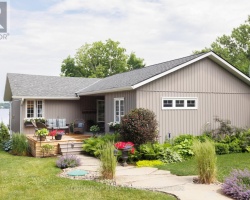 Cottage for Sale on Sturgeon Lake