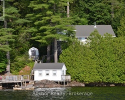 Cottage for Sale on Little Hawk Lake