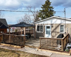 Cottage for Sale on Sturgeon Lake