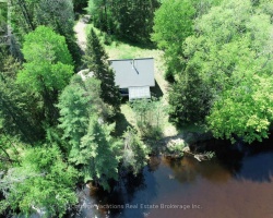 Cottage for Sale on Big East Lake