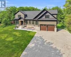 Property for Sale on 2360 HONEY HARBOUR ROAD, 