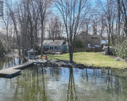 Cottage for Sale on Lake Simcoe