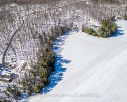 Cottage for Sale on Clear Lake