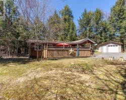 Cottage for Sale on Lake Vernon
