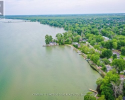 Cottage for Sale on Lake Simcoe