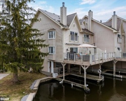 Cottage for Sale on Lake Simcoe