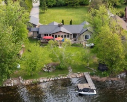 Cottage for Sale on Lake Simcoe