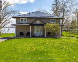 Cottage for Sale on Pigeon Lake