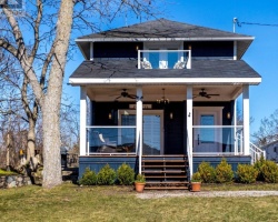 Cottage for Sale on Pigeon Lake