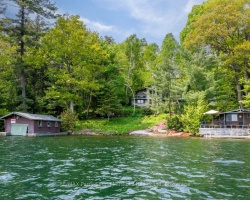 Cottage for Sale on Clear Lake