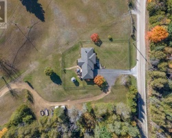 Property for Sale on 26 Back Bay Road, Trent Lakes