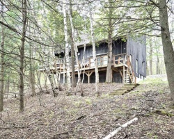 Cottage for Sale on Mary Lake